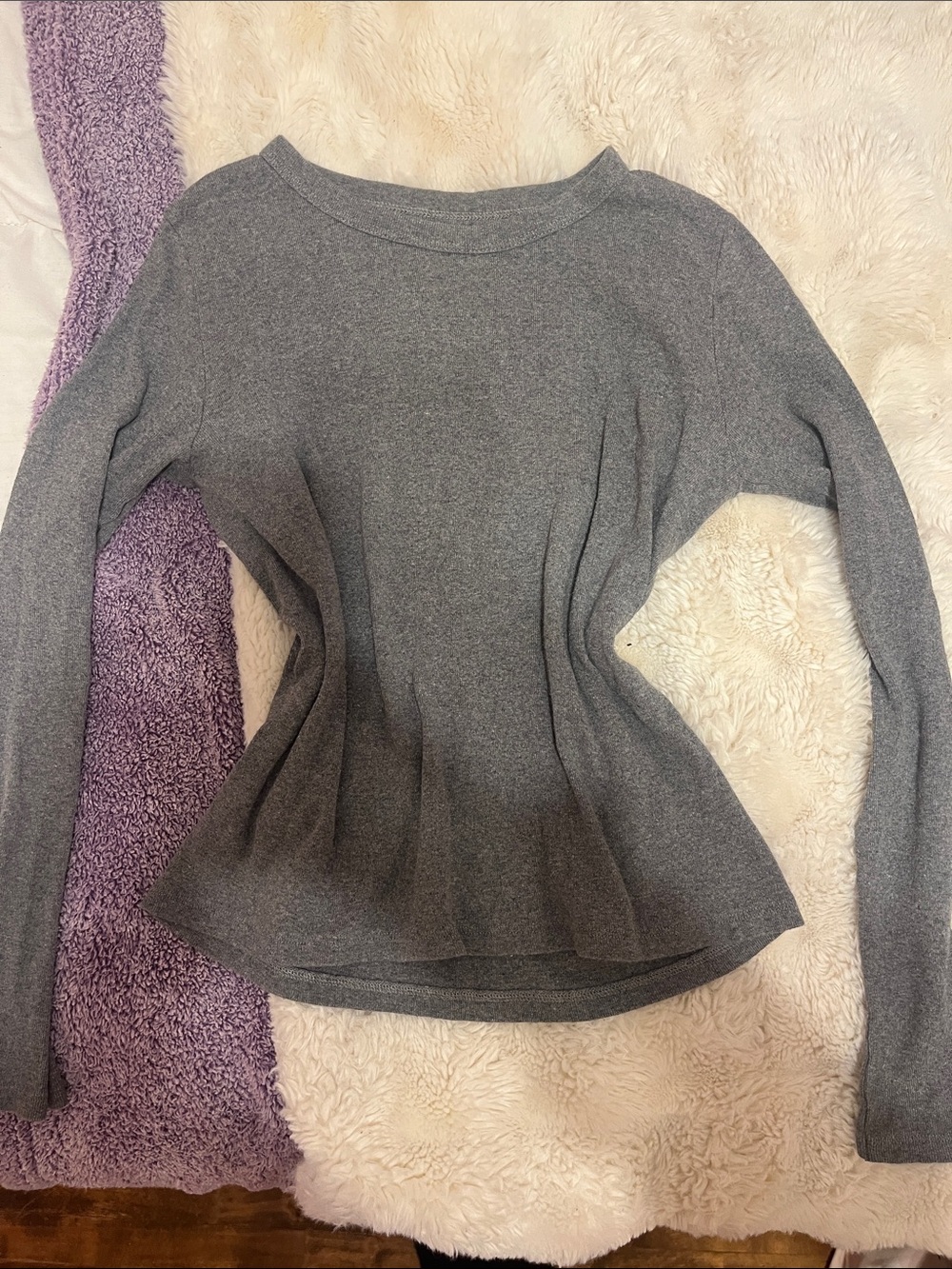 Brandy Melville Women's Gray Long-Sleeve Knit Sweater